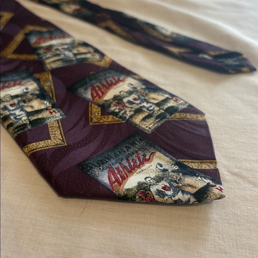 “Buchanan Scotch Wuiskuo Athlete” Club International’s 100% Silk Tie